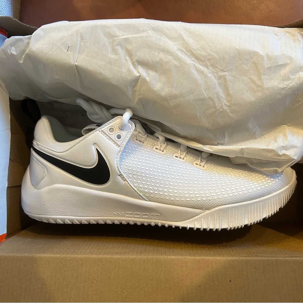 Nike zoom hyperace 2 white size 9 never worn new in box